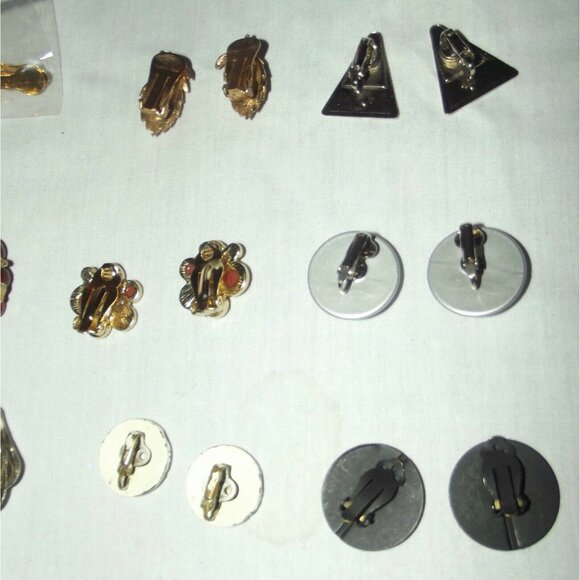 Clip-On Earrings Lot of 8 Pairs (one clip on blank) Vintage - Picture 7 of 7